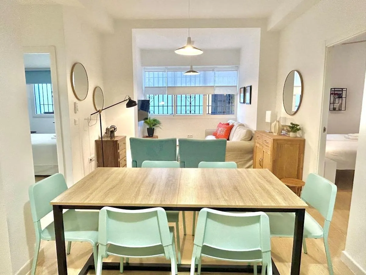 Nuevo! Acogedor Apt 8Pax 4Bdr 2Bth - Cozyhomesevilla4 0*, Севилья