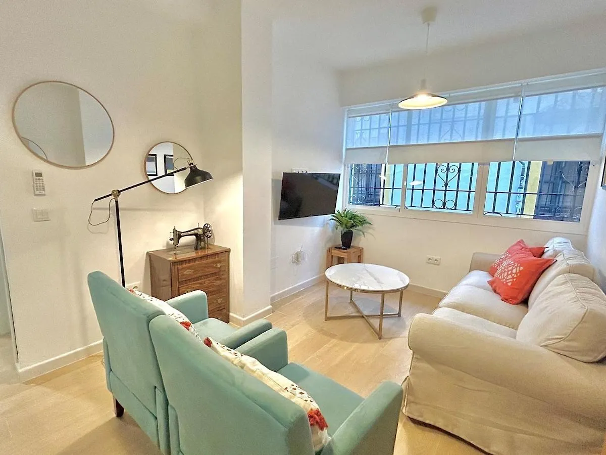 Nuevo! Acogedor Apt 8Pax 4Bdr 2Bth - Cozyhomesevilla4 0*, Севилья